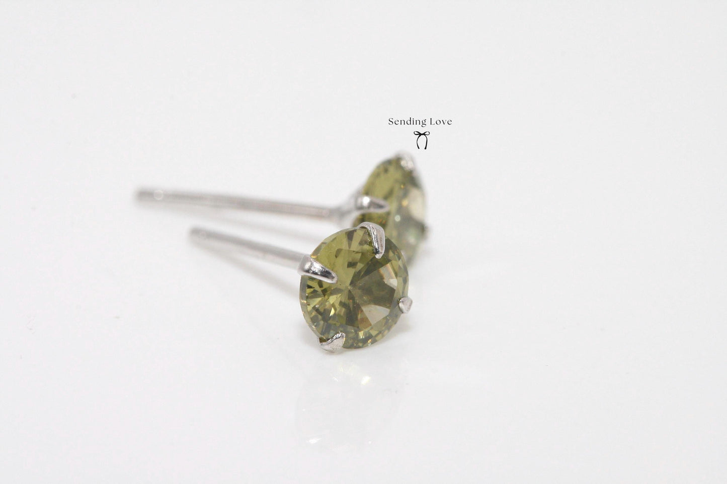 Peridot Stud Earrings – 925 Sterling Silver Birthstone Earrings, August Birthstone Jewellery, Dainty Green Studs, Gift for Her