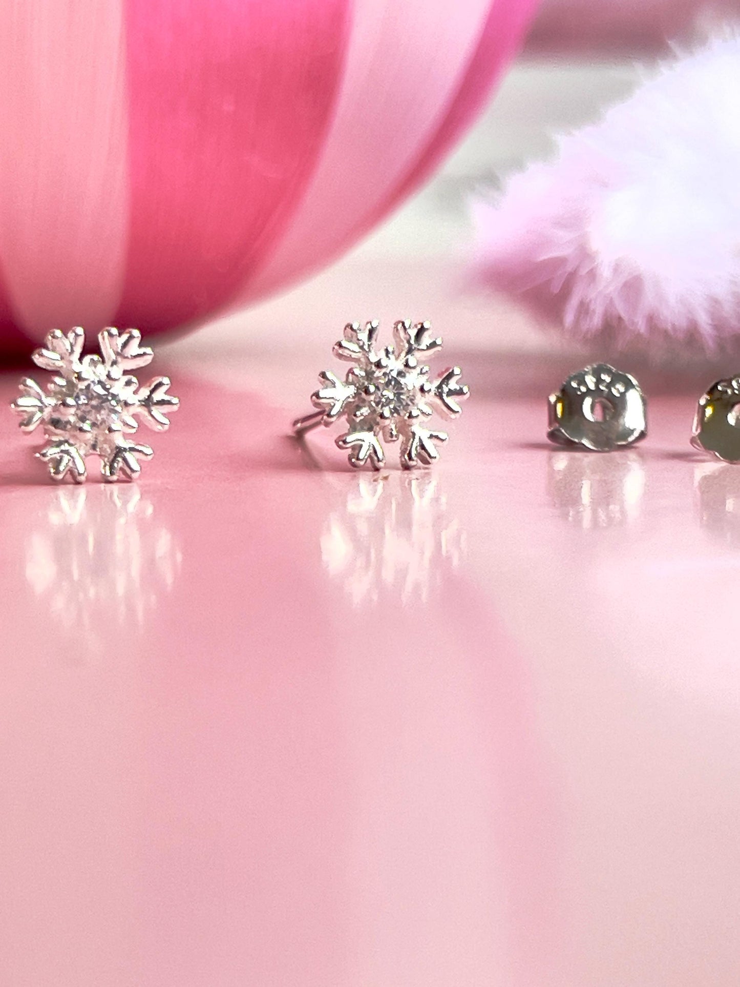 Christmas Gift snow flake earrings, snowflake earrings gift for her, cute earrings Christmas gift for her, Christmas earrings gift