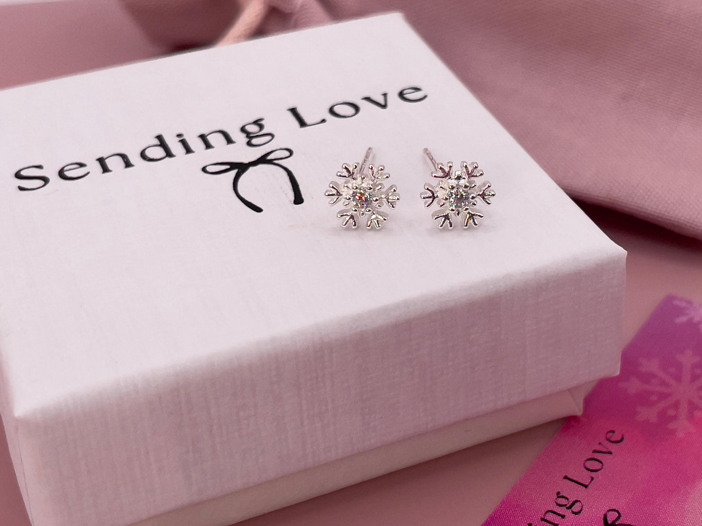 Christmas Gift snow flake earrings, snowflake earrings gift for her, cute earrings Christmas gift for her, Christmas earrings gift
