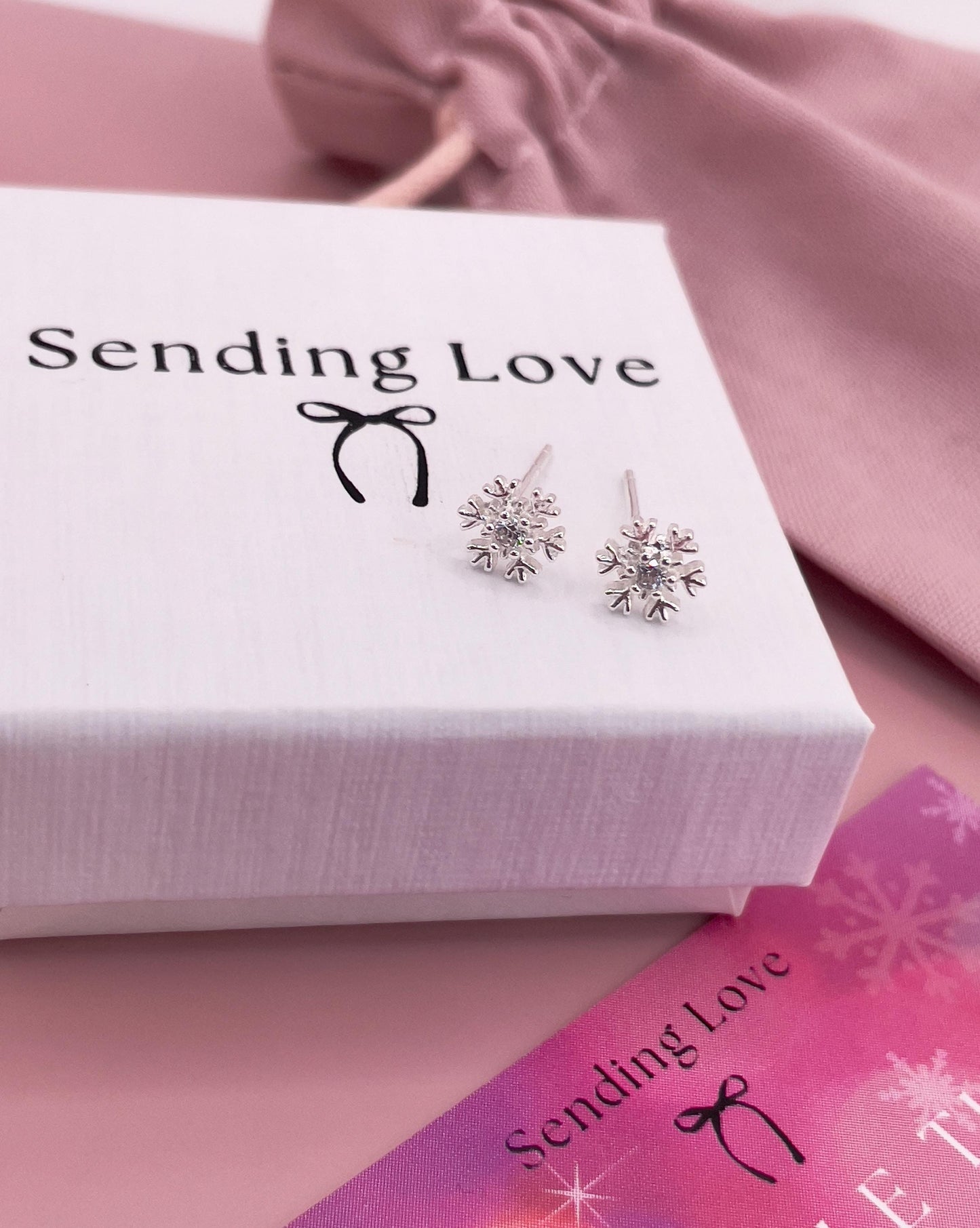 Christmas Gift snow flake earrings, snowflake earrings gift for her, cute earrings Christmas gift for her, Christmas earrings gift