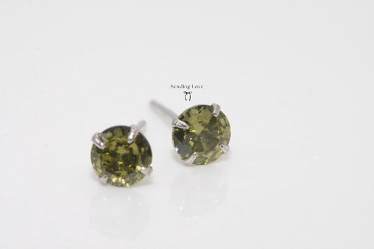 Peridot Stud Earrings – 925 Sterling Silver Birthstone Earrings, August Birthstone Jewellery, Dainty Green Studs, Gift for Her