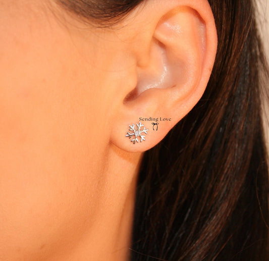 Christmas Gift snow flake earrings, snowflake earrings gift for her, cute earrings Christmas gift for her, Christmas earrings gift