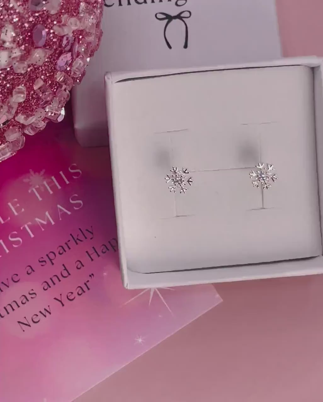 Christmas Gift snow flake earrings, snowflake earrings gift for her, cute earrings Christmas gift for her, Christmas earrings gift